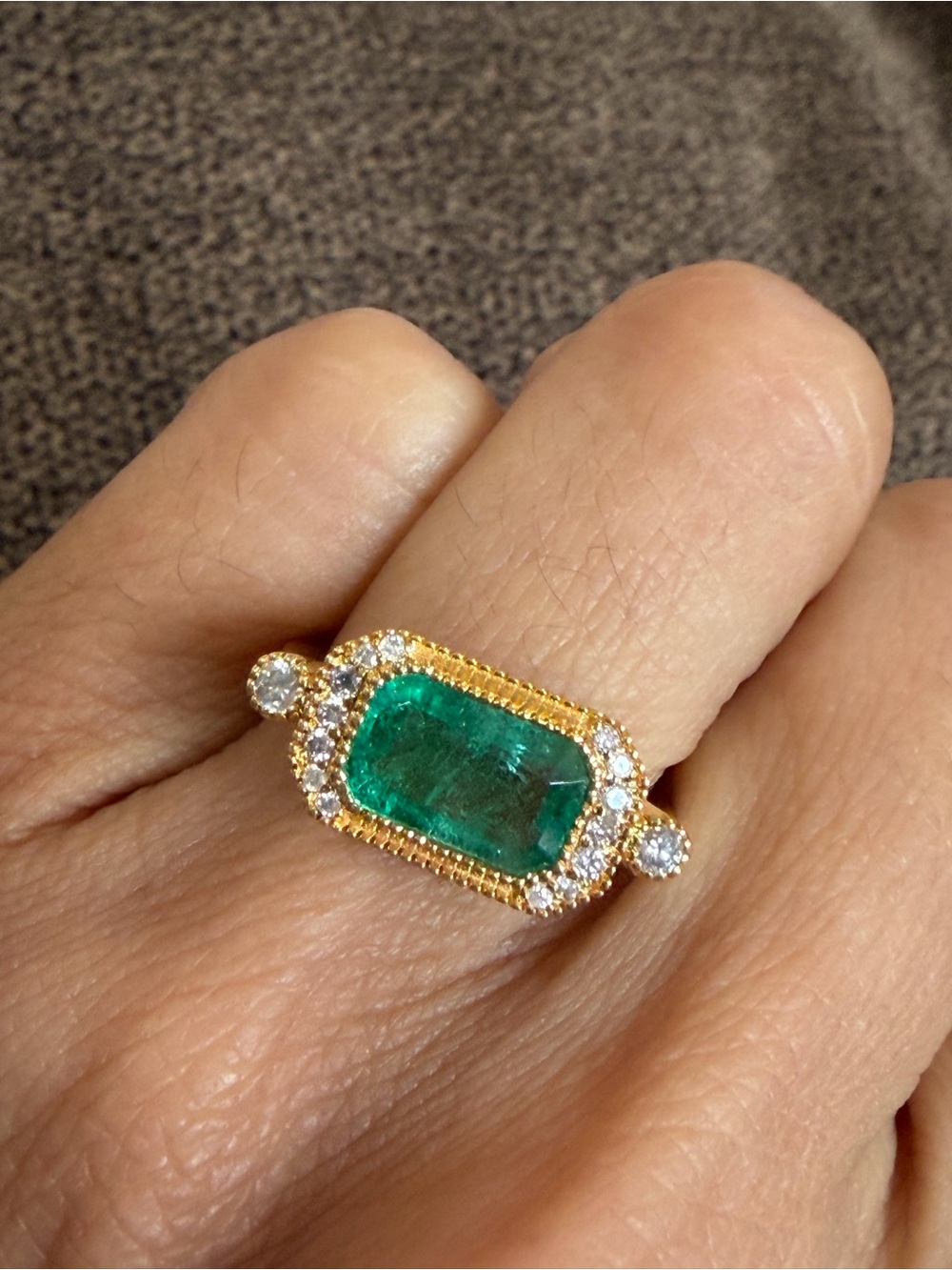 Stunning 14K Yellow Gold 2.01 CT Natural Emerald & Diamond Ring – NEW Certified